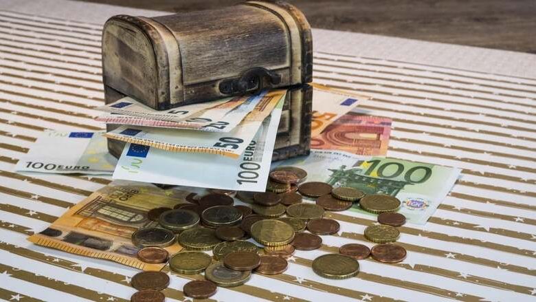 Un BTP 4,00% e un titolo di Stato in euro 5,25% 2030 con yield anche più del 4%