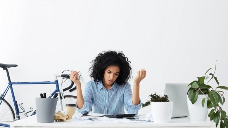 Sei un libero professionista in Italia? Il 18% lavora 49 ore o più a settimana