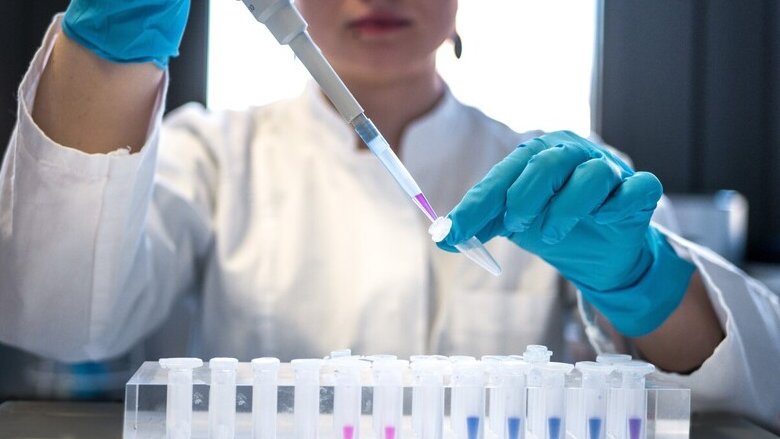 Creati in laboratorio embrioni umani sintetici: una svolta scientifica che apre a dilemmi etici 