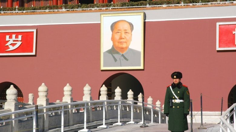Perché l'India è rimasta così indietro rispetto alla Cina nella corsa all'hi-tech?
