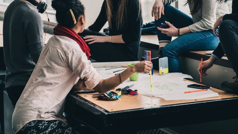 Cala la disoccupazione, ma in Italia è sempre emergenza Neet