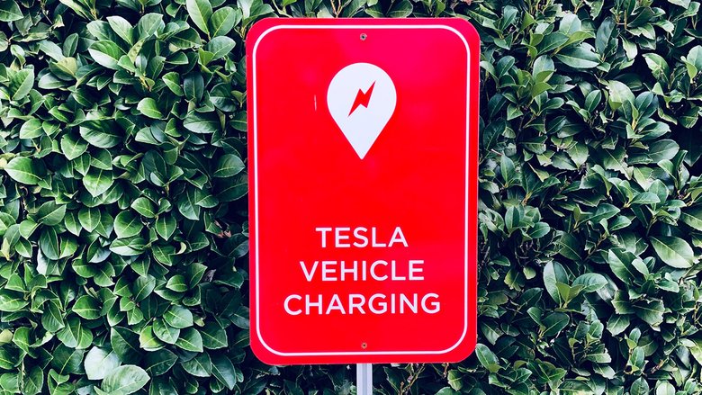Trimestrale Tesla in arrivo, le previsioni. Sarà un flop?