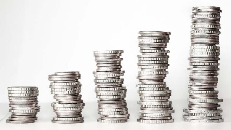 Perché il prezzo dell'argento è in calo di oltre il 40% dai massimi di gennaio?
