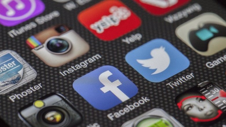 Dalla socialità all'isolamento: la parabola discendente dei social media