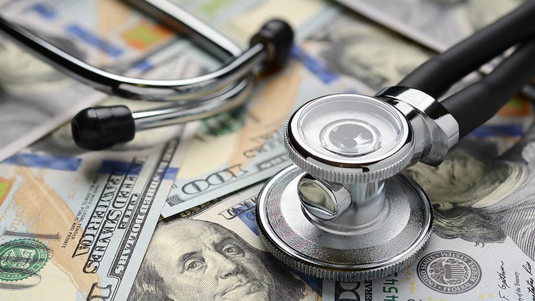 Questi 2 titoli farmaceutici sono in calo, ma hanno utili da urlo