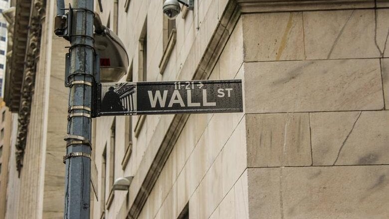Azioni Comcast, perché il titolo è crollato del 59% dai massimi e cosa può succedere ora
