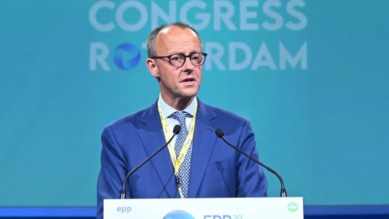 Il paradosso della democrazia: fermare il popolo per salvare le istituzioni?