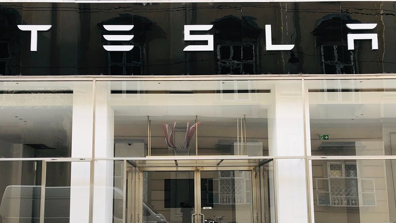 Azioni Tesla: il peggio potrebbe non essere passato