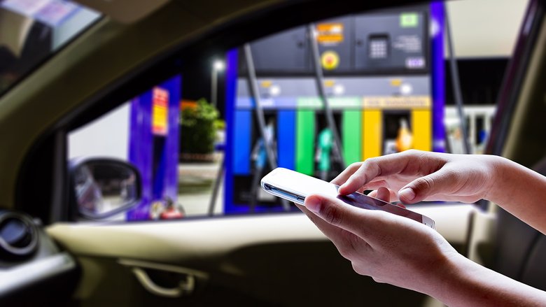 La verità sul prezzo della benzina. Stiamo ancora pagando tasse di decenni fa