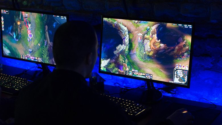 Il colosso cinese Tencent diversifica le operazioni e punta sul settore dei videogiochi