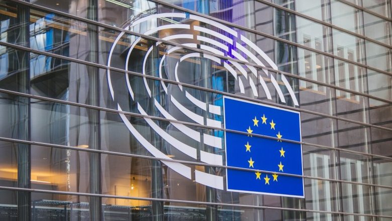 Bruxelles rilancia il bilancio: più tasse per coprire i vecchi debiti