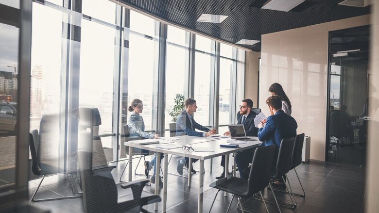 3,5 milioni di assunzioni in Italia entro il 2029. I settori e le Regioni con più lavoro, secondo i dati