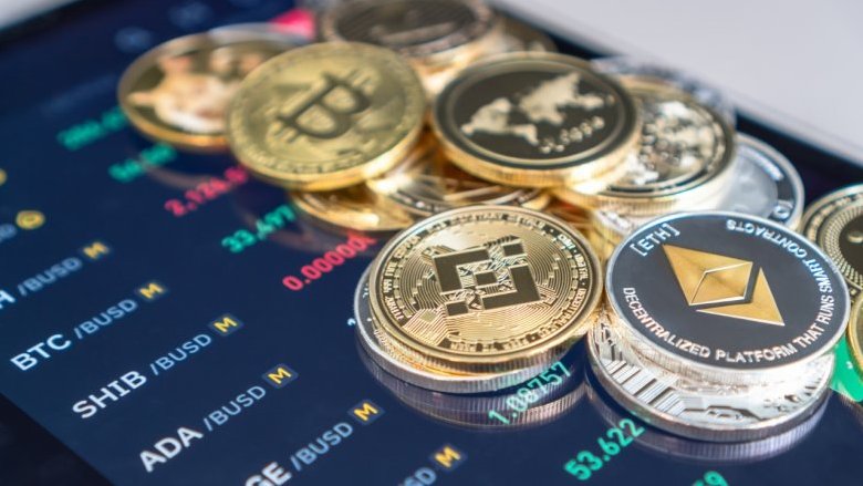 Cosa c'entrano Bitcoin ed Ethereum con il crollo del Dollaro