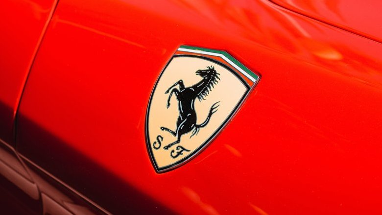 Ferrari controcorrente nella grande crisi del mercato automobilistico