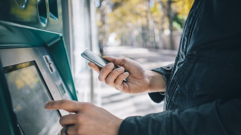 La BCE consiglia il contante, ma la banca ti fa ostruzionismo