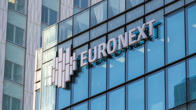 Stufo delle aziende tech USA? In Europa ci sono 3 titoli AI da comprare 