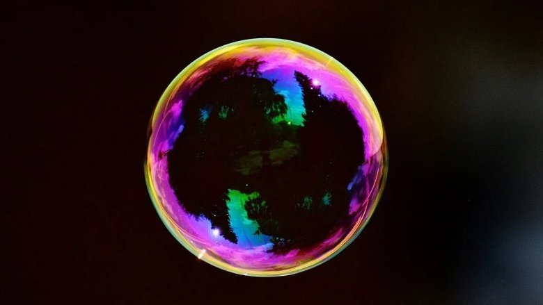 Il confine sottile tra euforia e rischio: i mercati tech possono davvero scoppiare?