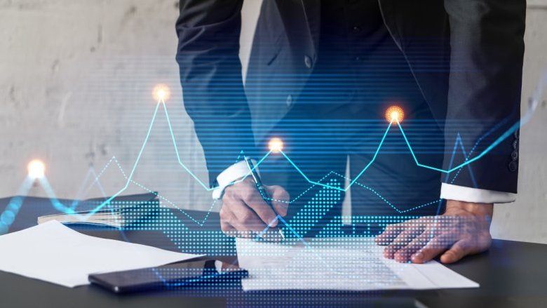 Come si è comportato il FTSE MIB rispetto agli altri mercati europei nei primi 10 mesi dell'anno?