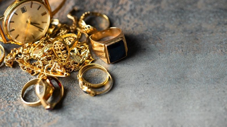 Conviene vendere oro oggi, prima che il prezzo scenda ancora?