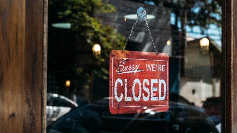 Debito, degrado e disillusione: il lento declino delle democrazie occidentali