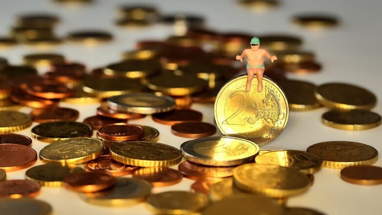 Fondi pensione, contribuzione media 2.990 euro l'anno. Così l'Italia sta condannando milioni di lavoratori alla povertà da anziani