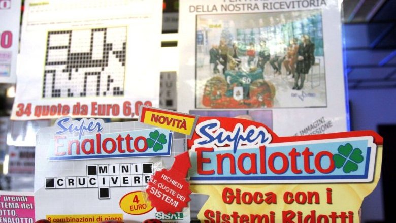 I numeri che hanno più probabilità di vincere al Lotto e Superenalotto, secondo l'AI