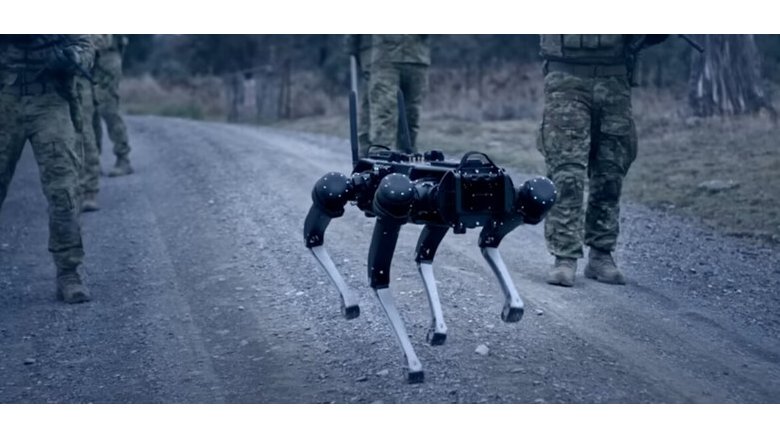 Australia: i soldati guidano con la mente i cani-robot