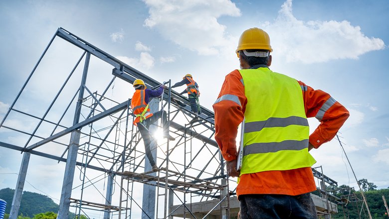Nel 2023, la produttività del lavoro è caduta del 2,5%: e se fosse un effetto “positivo” dei Superbonus in edilizia?