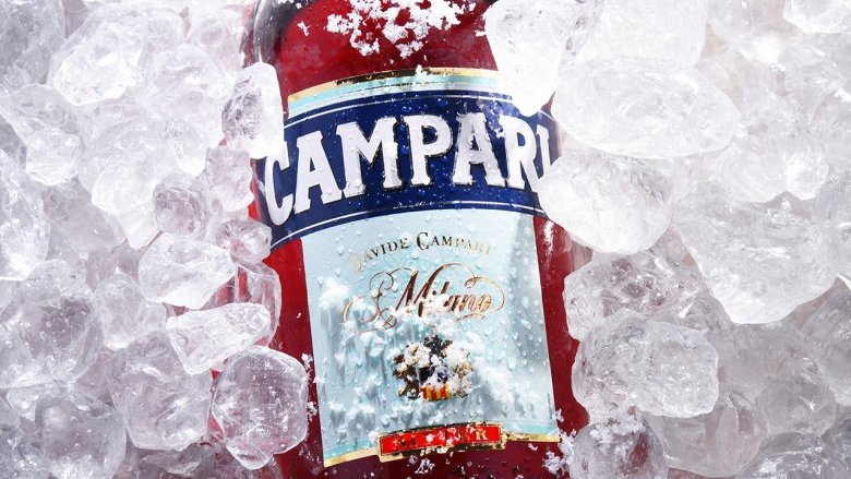 Investire in Campari, piuttosto che Coca Cola? Ecco uno strano motivo