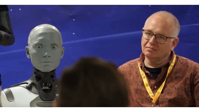 Com'è andata la bizzarra conferenza stampa di un gruppo di robot organizzata dall'ONU