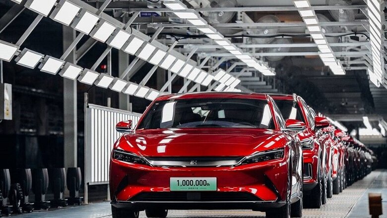 Il mercato delle auto è in crisi in Italia? In Francia è anche peggio. Ecco perché