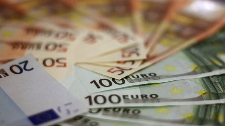 Un BTP cha paga il 3,30% fisso per 7 anni e oggi si compra a sconto sul mercato 