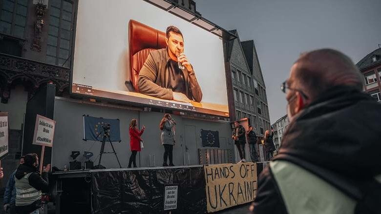 Zelensky sotto scacco dell'estrema destra ucraina: minacce al leader ucraino