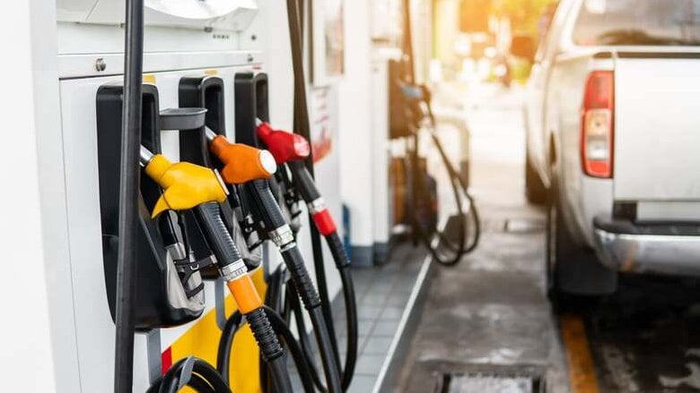 Il gasolio non arriva, le raffinerie fanno il pieno
