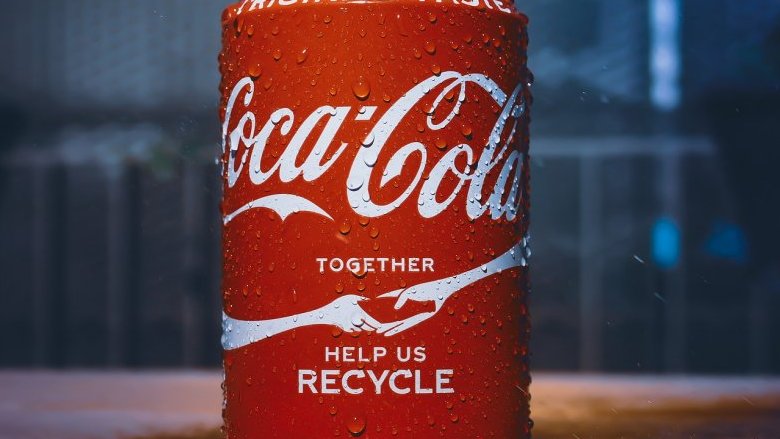 Aspartame potenzialmente cancerogeno: l'ombra della Coca Cola sul via libera del Comitato FAO-OMS 