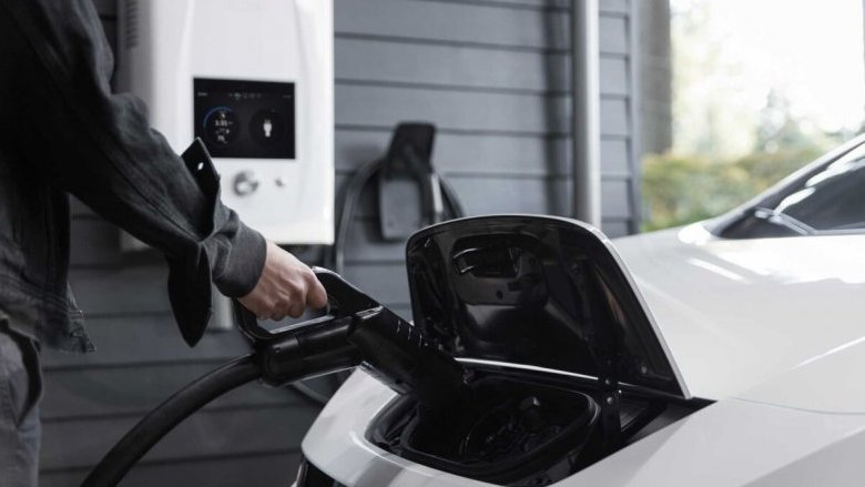 È la fine delle auto elettriche? Crollano le azioni sulle Borse Europee