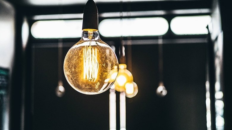 Crollo del consumo dell'energia elettrica. La causa? Siamo in recessione
