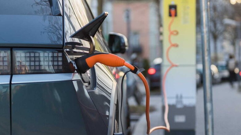 Il piano europeo per nuove fabbriche di batterie naufraga ogni giorno di più