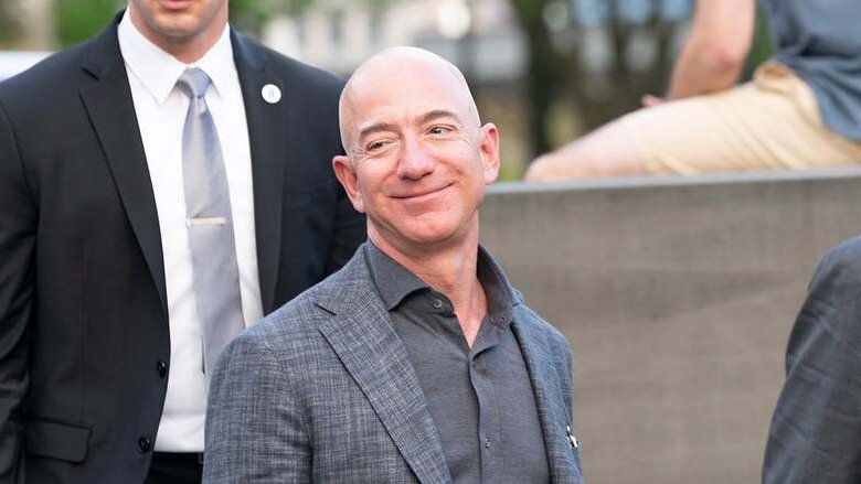 L'auto media americana costa 49.000 dollari. Bezos vuole venderne una a 25.000. Il segnale che gli investitori non possono ignorare