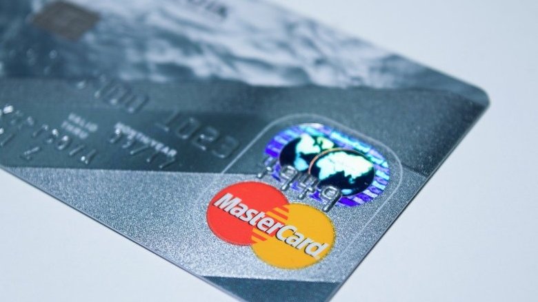 Stablecoin all'attacco: le criptovalute minacciano il dominio di Visa e Mastercard