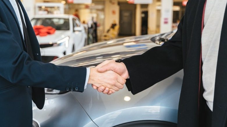 Crisi o venti di rinascita per le azioni Stellantis e Ferrari?