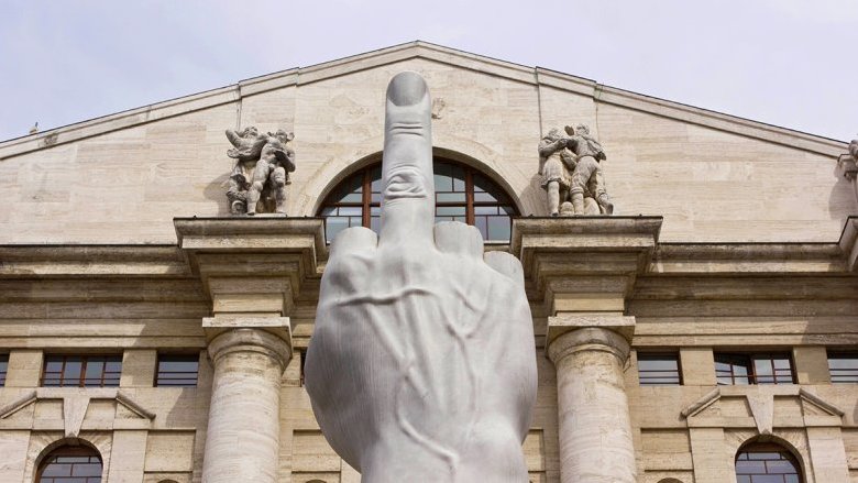 Azioni sottovalutate a Piazza Affari, sconto del 45% per gli analisti. I fattori pro e contro